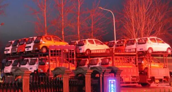 躍迪電動汽車批量發(fā)車?yán)ッ鳌?jié)能環(huán)保▶◀綠色出行